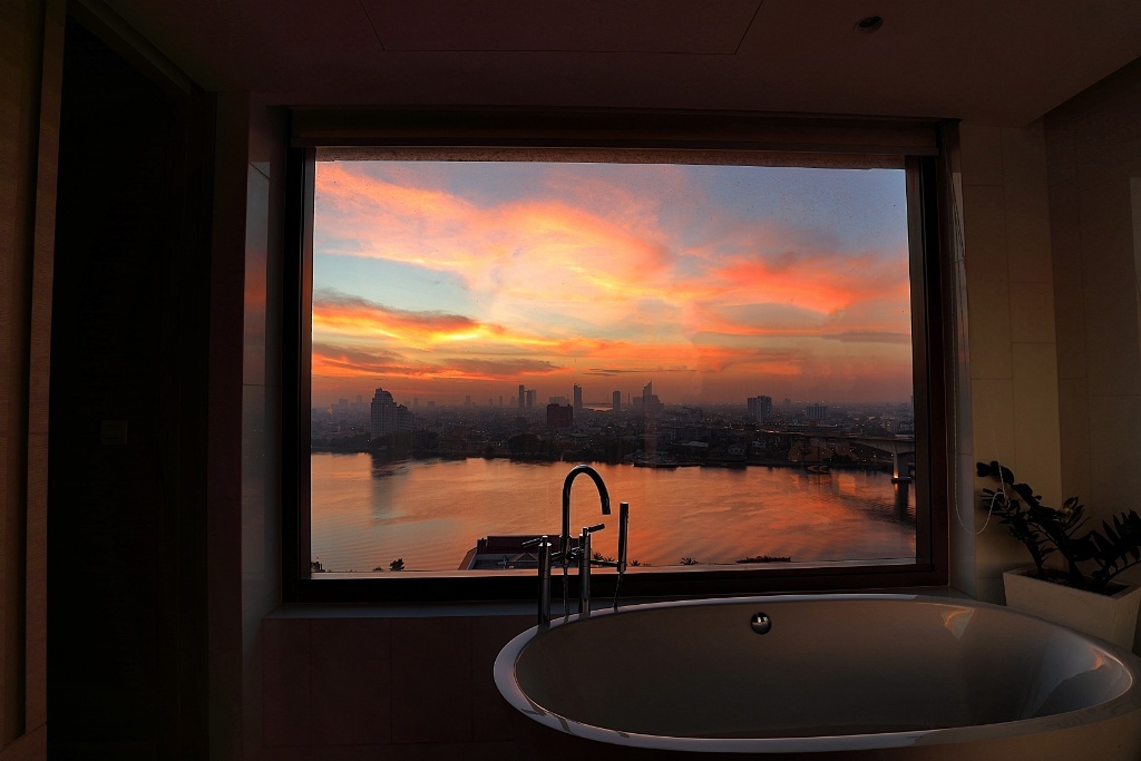 Avani River Bangkok Hotel 