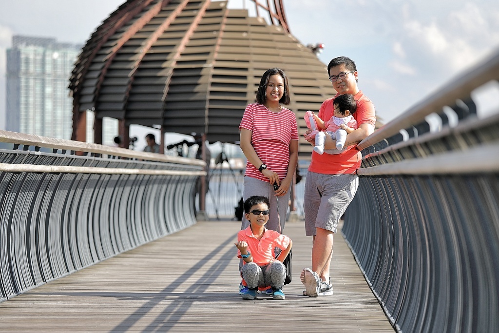 Family portrait Sungei Buloh Wetland Reserve Jensen Chua Photography